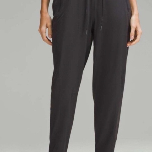 Lululemon license to train hi rise pants dk olive sz 8 $128 excellent condition. - Picture 3 of 7